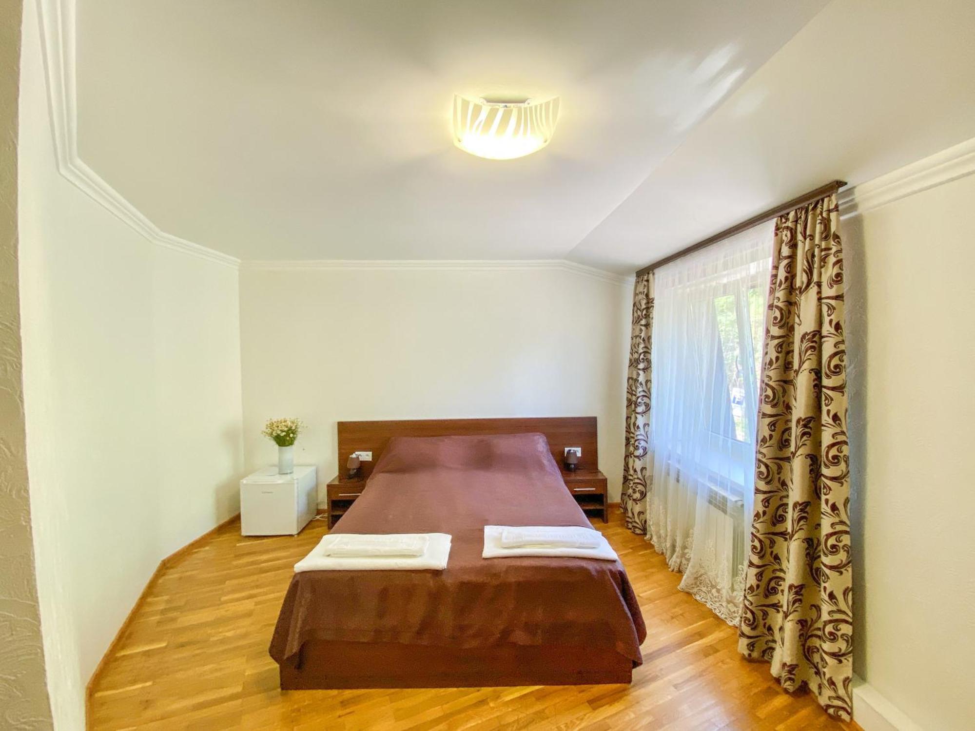 Shpinat Hotell Odessa Exteriör bild